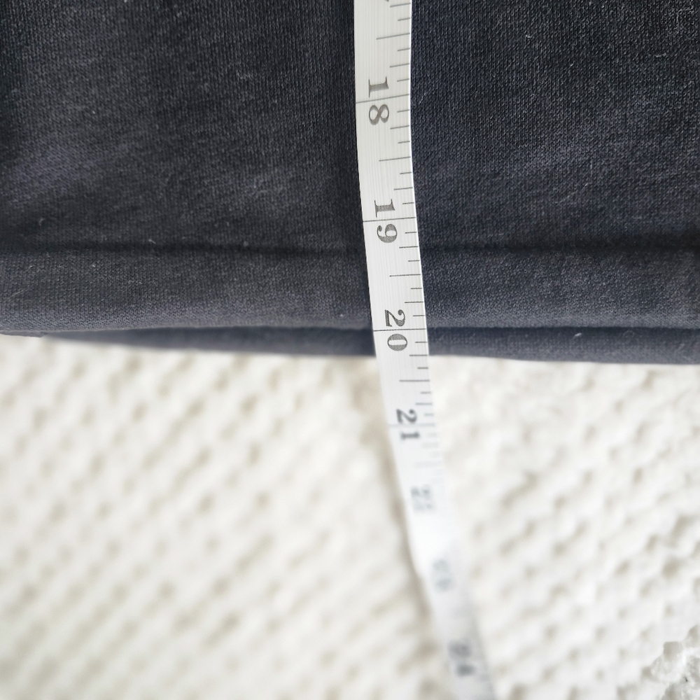 H&M Divided  Cropped Sweatshirt  Size S - Picture 6 of 8